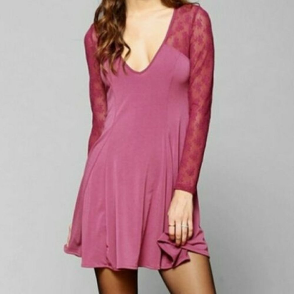 NWT Urban Outfitters Kimchi Blue Swing Purple Flouncy Skater Lace Long Sleeves M